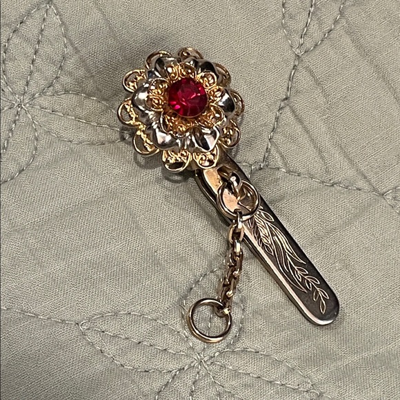 Vintage Accessories - Vtg 50s Gold filigree & Red Gem Clip-On Key Holder